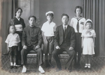 1939年　家族写真（台湾の写真館にて）